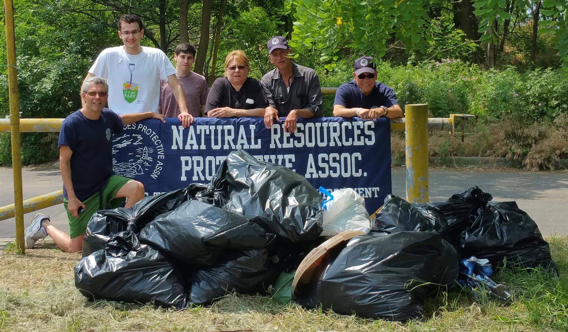 NRPA beach cleanup 160611 01